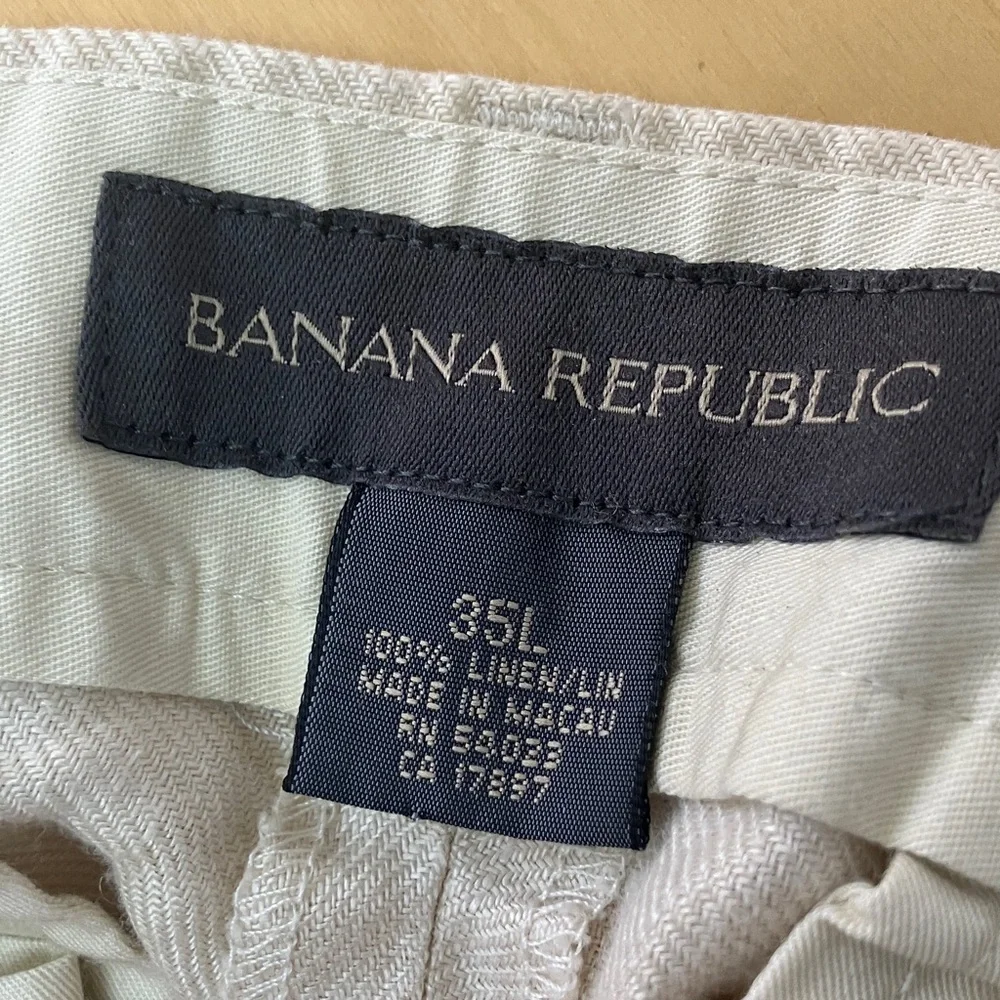 Banana Republic Light Stone Linen Pleated Chinos size 35L great condition